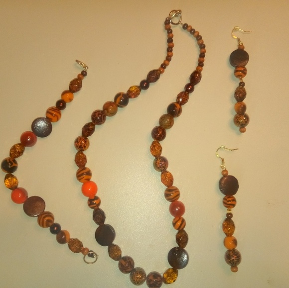 3pc Jewelry set incl Necklace, bracelet & earrings - Picture 2 of 4